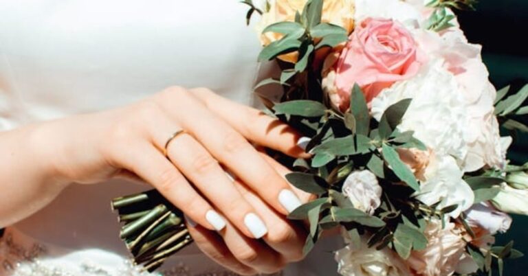 8 Tips for Choosing the Perfect Wedding Rings